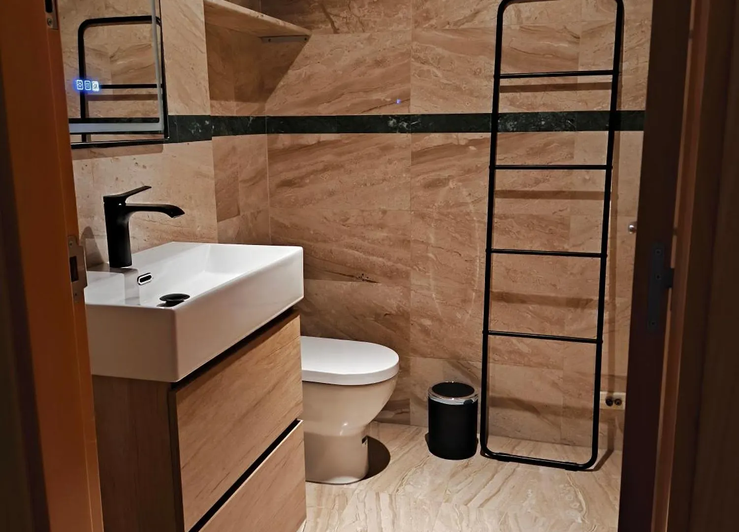 Habitacion Doble Con Bano Privado Y Desayuno Incluido Viladecans Homestay