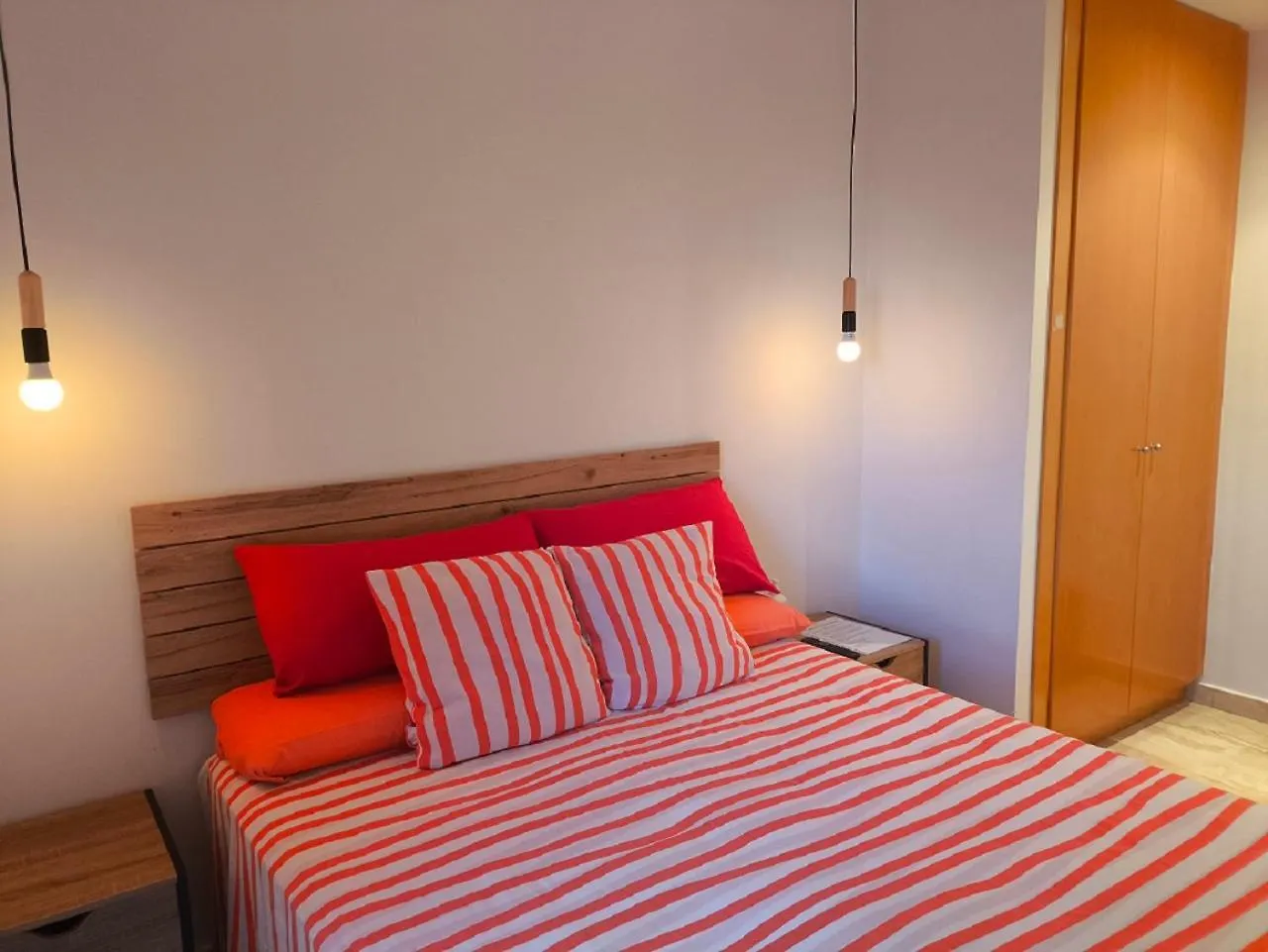 Habitacion Doble Con Bano Privado Y Desayuno Incluido Viladecans 0*,  Spain