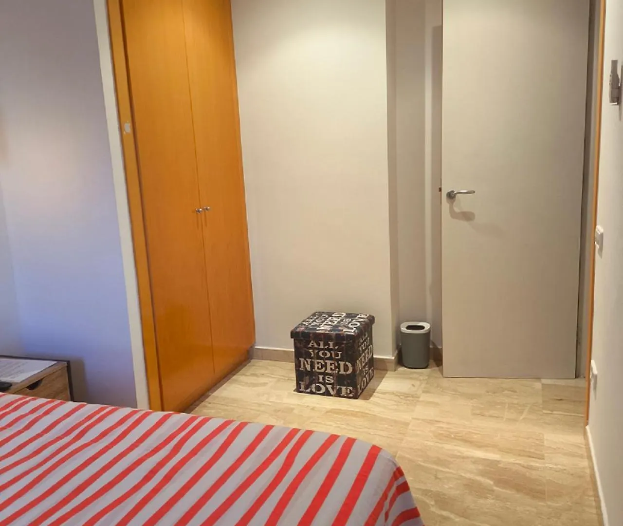 Habitacion Doble Con Bano Privado Y Desayuno Incluido Viladecans Homestay