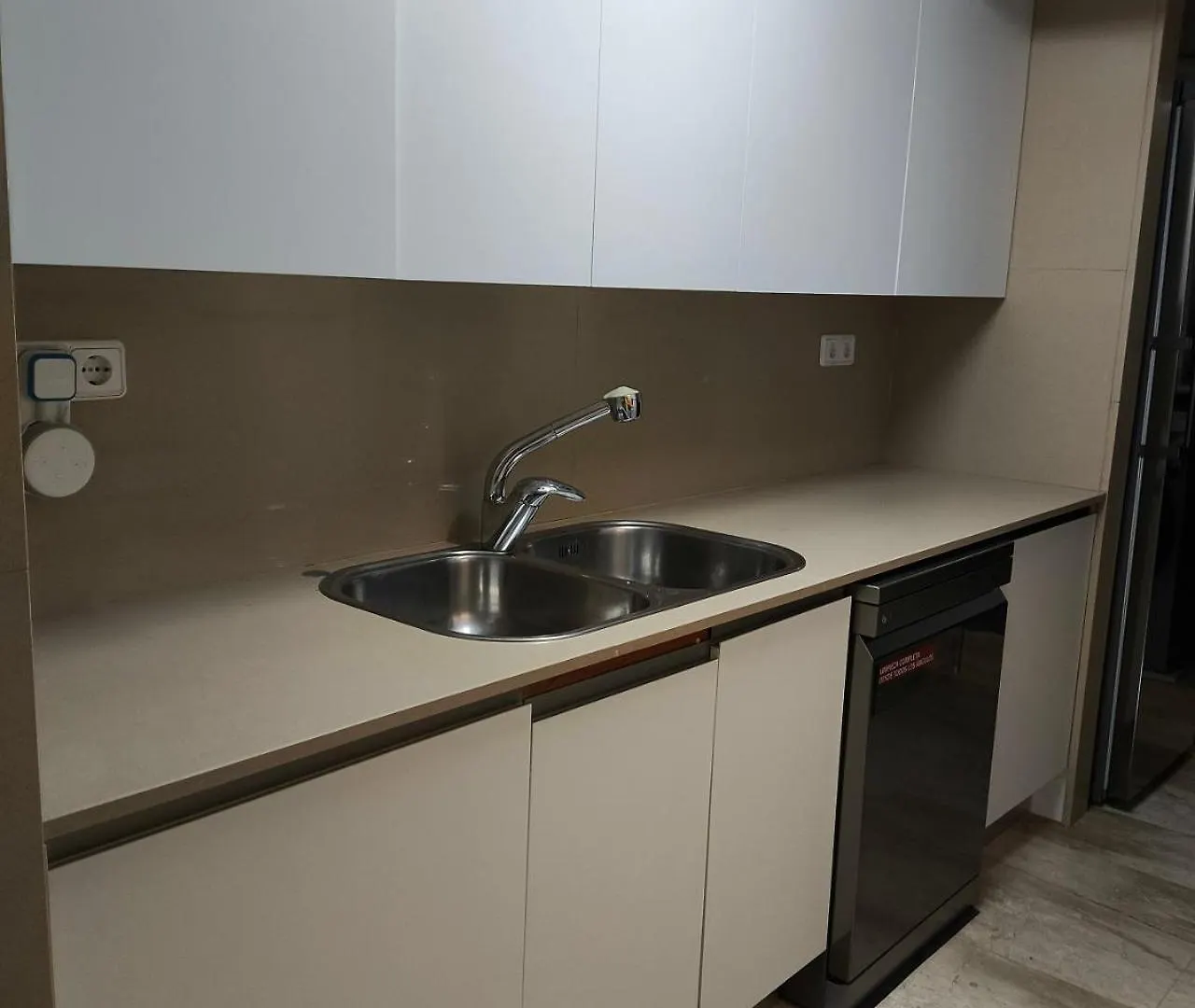 Habitacion Doble Con Bano Privado Y Desayuno Incluido Viladecans Homestay