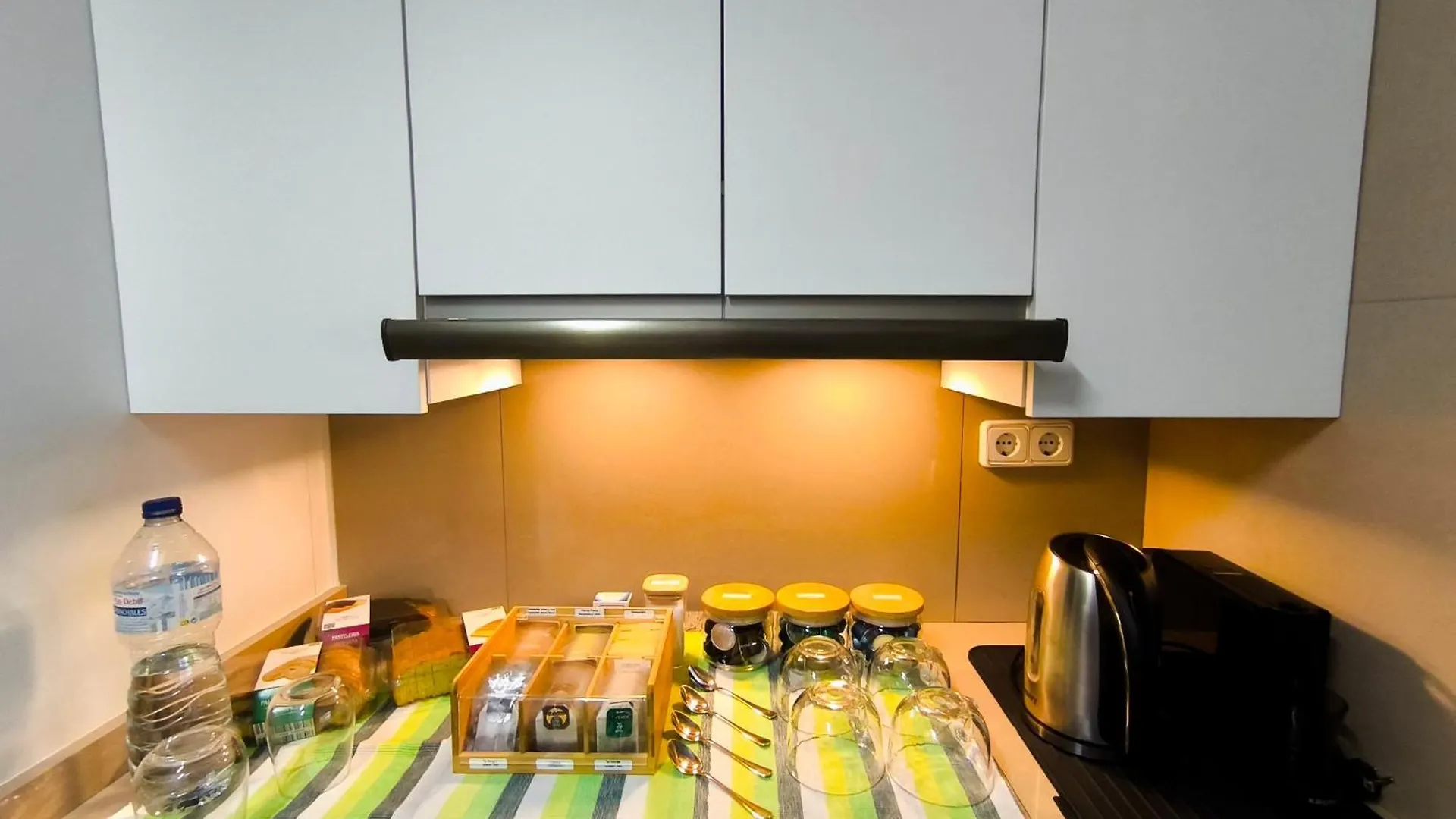 Habitacion Doble Con Bano Privado Y Desayuno Incluido Viladecans Homestay